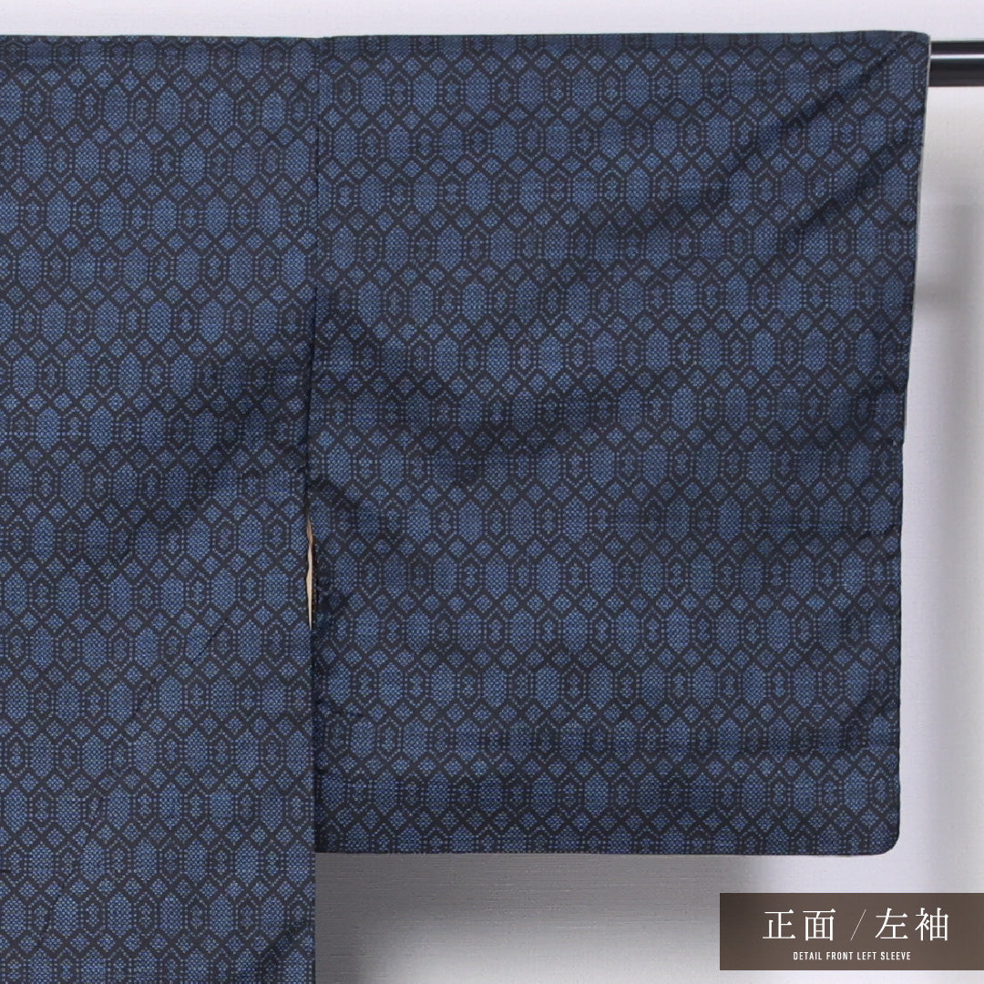 大島紬 袷 身丈154cm 裄丈63cm 正絹 Sランク インフォーマル 広衿 Sサイズ 経緯絣 証紙 亀甲 紺系 M4 1223-11468
