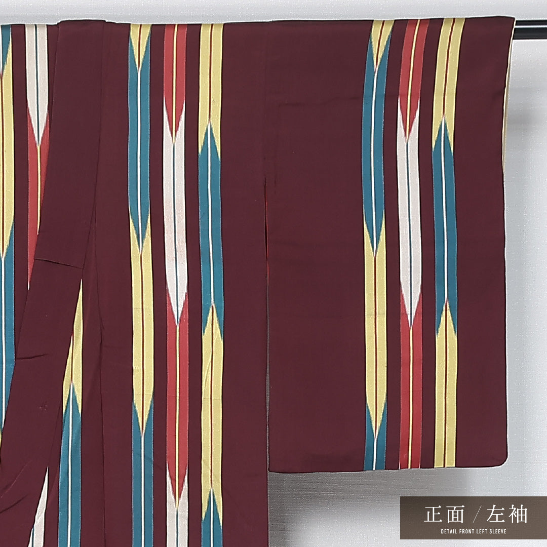 アンティーク お召 身丈158cm 裄丈62cm Bランク M 正絹 袷 バチ衿 モダン 矢絣 赤系 紫系 1265-11957