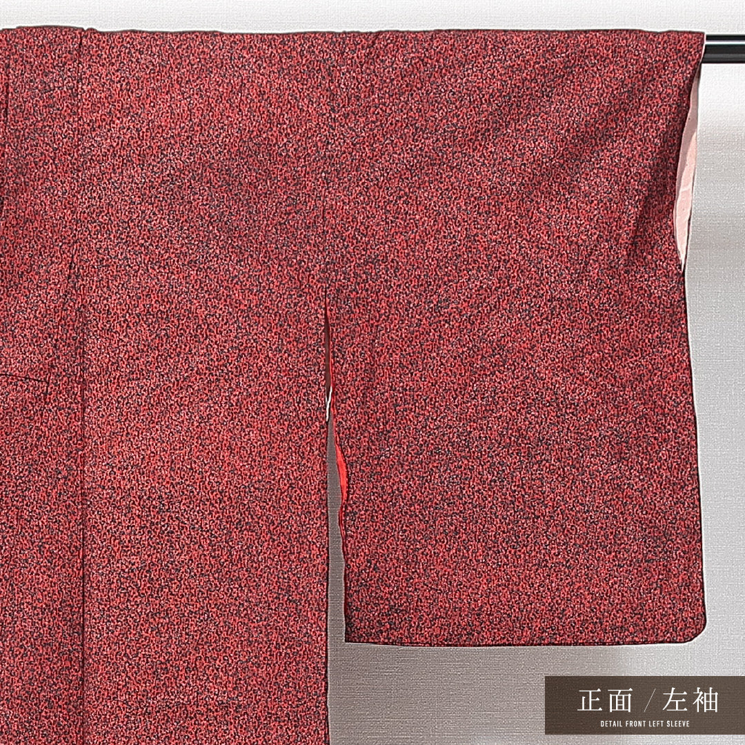 アンティーク 小紋 袷 身丈153cm 裄丈60cm 正絹 Aランク Sサイズ バチ衿 創作柄 赤系 黒系 1215-14894