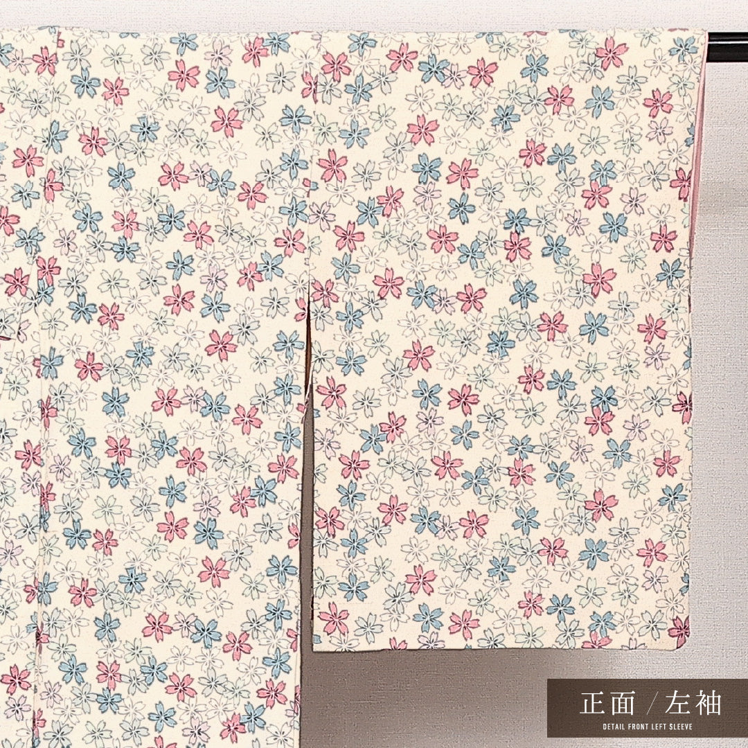 小紋 袷 身丈149cm 裄丈62cm 正絹 Aランク インフォーマル 広衿 XSサイズ 桜 クリーム系 RP 1221-14086