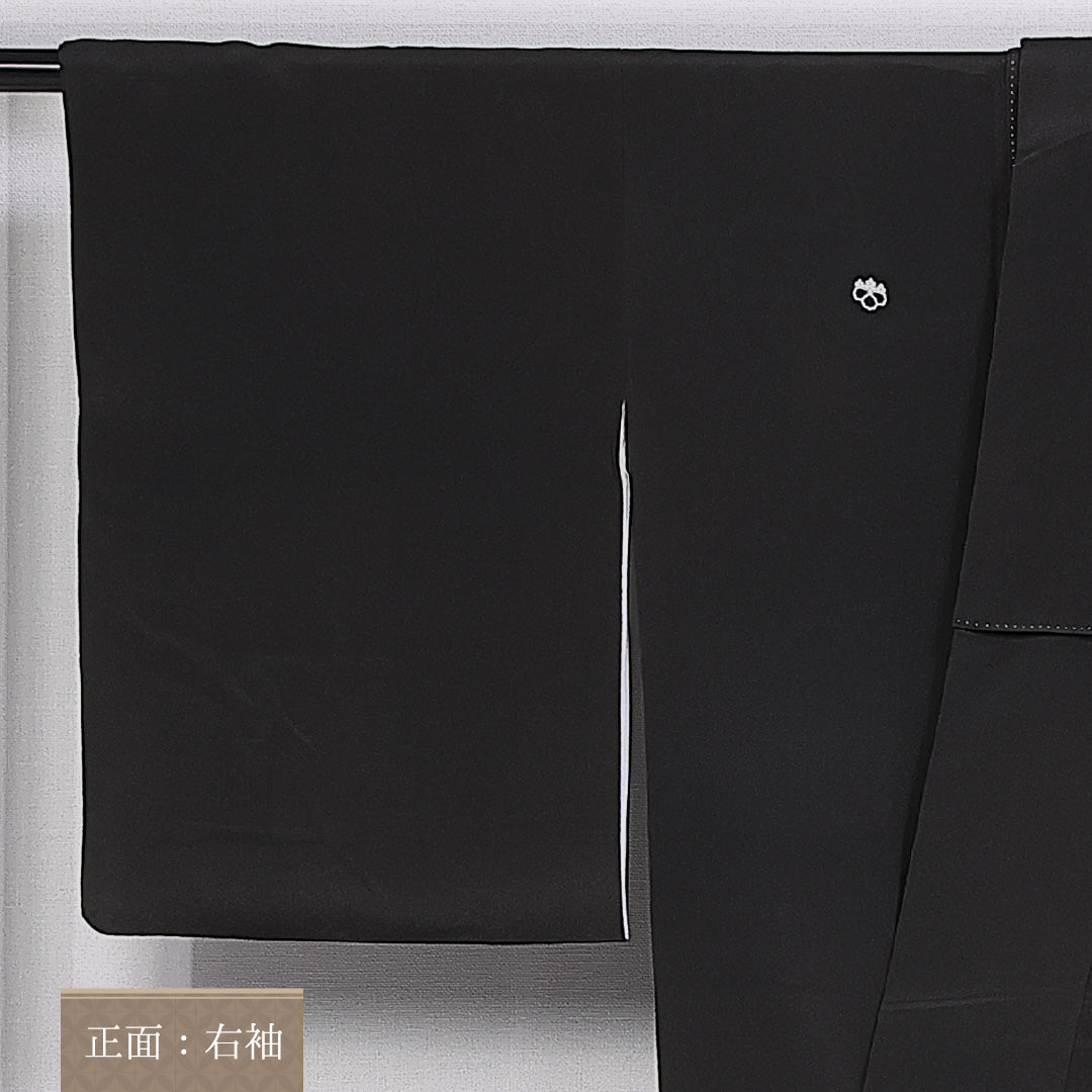 黒留袖 五つ紋 中陰五三桐 身丈158cm 裄丈62.5cm Aランク 正絹 袷 比翼 広衿 M 刺繍 菊 松 フォーマル 黒系 1211-F0327