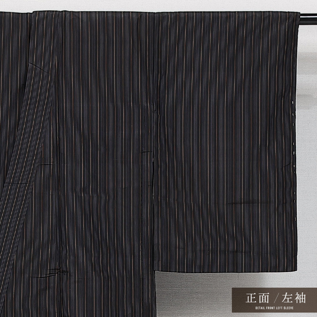 アンティーク 紬 袷 身丈147cm 裄丈62cm 正絹 Aランク バチ衿 XSサイズ 縞 黒系 RP 1223-14596