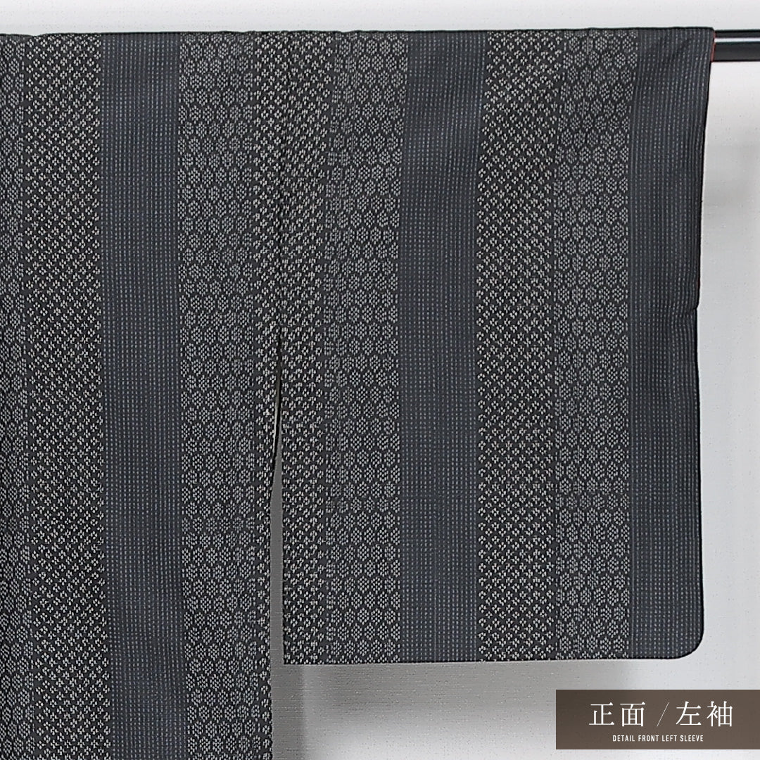 紬 身丈164cm 裄丈64.5cm Sランク L 正絹 袷 広衿 シック 縞 カジュアル 黒系 1216-12003