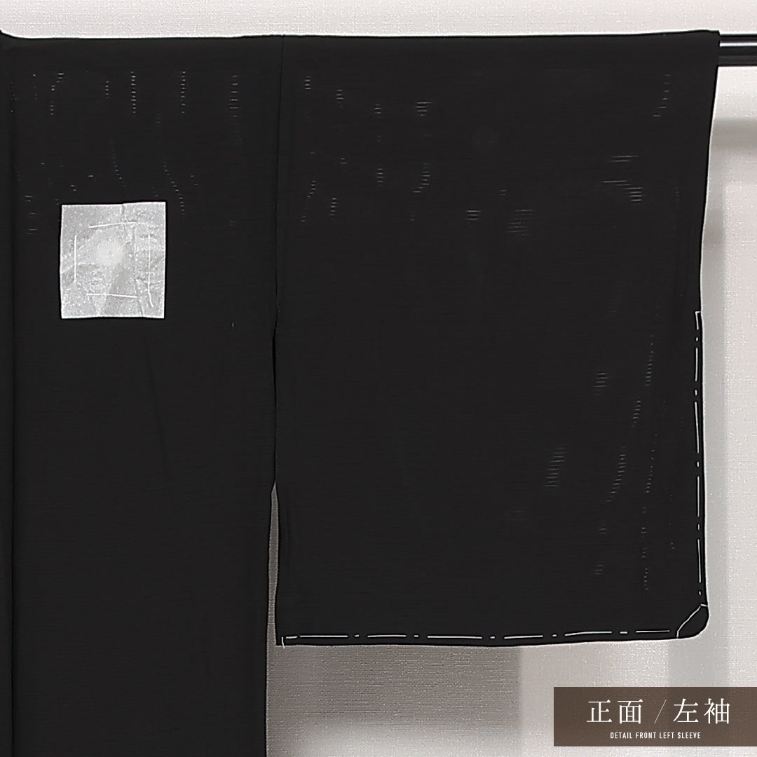 未使用品 黒紋付 五つ紋 丸に向かい蝶 身丈158.5cm 裄丈65.5cm Nランク 正絹 夏物 バチ衿 M しつけ糸 フォーマル 黒系 1299-F0555