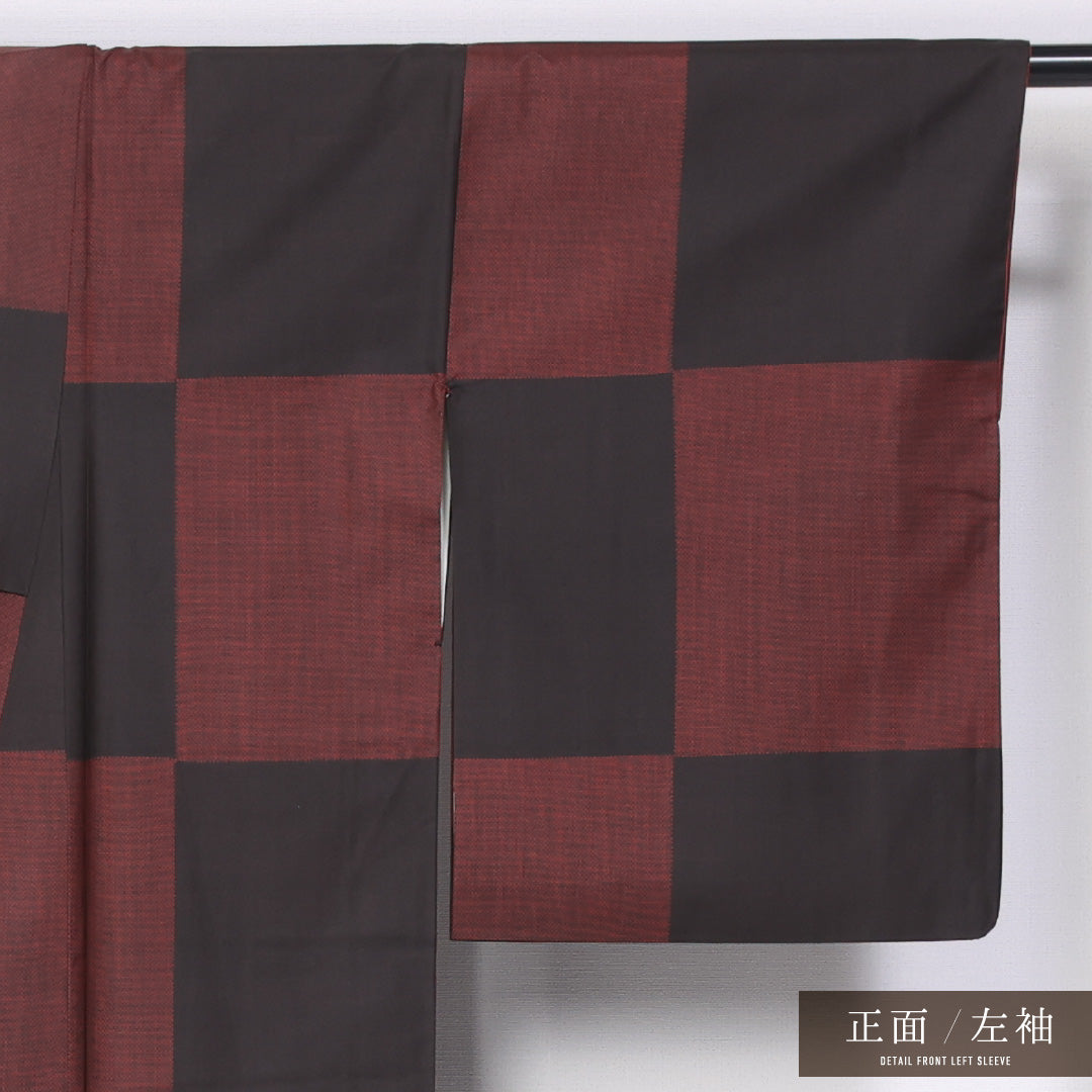 大島紬 袷 身丈158cm 裄丈64cm 正絹 Aランク インフォーマル 広衿 Mサイズ 市松 黒系 M4 1223-11469