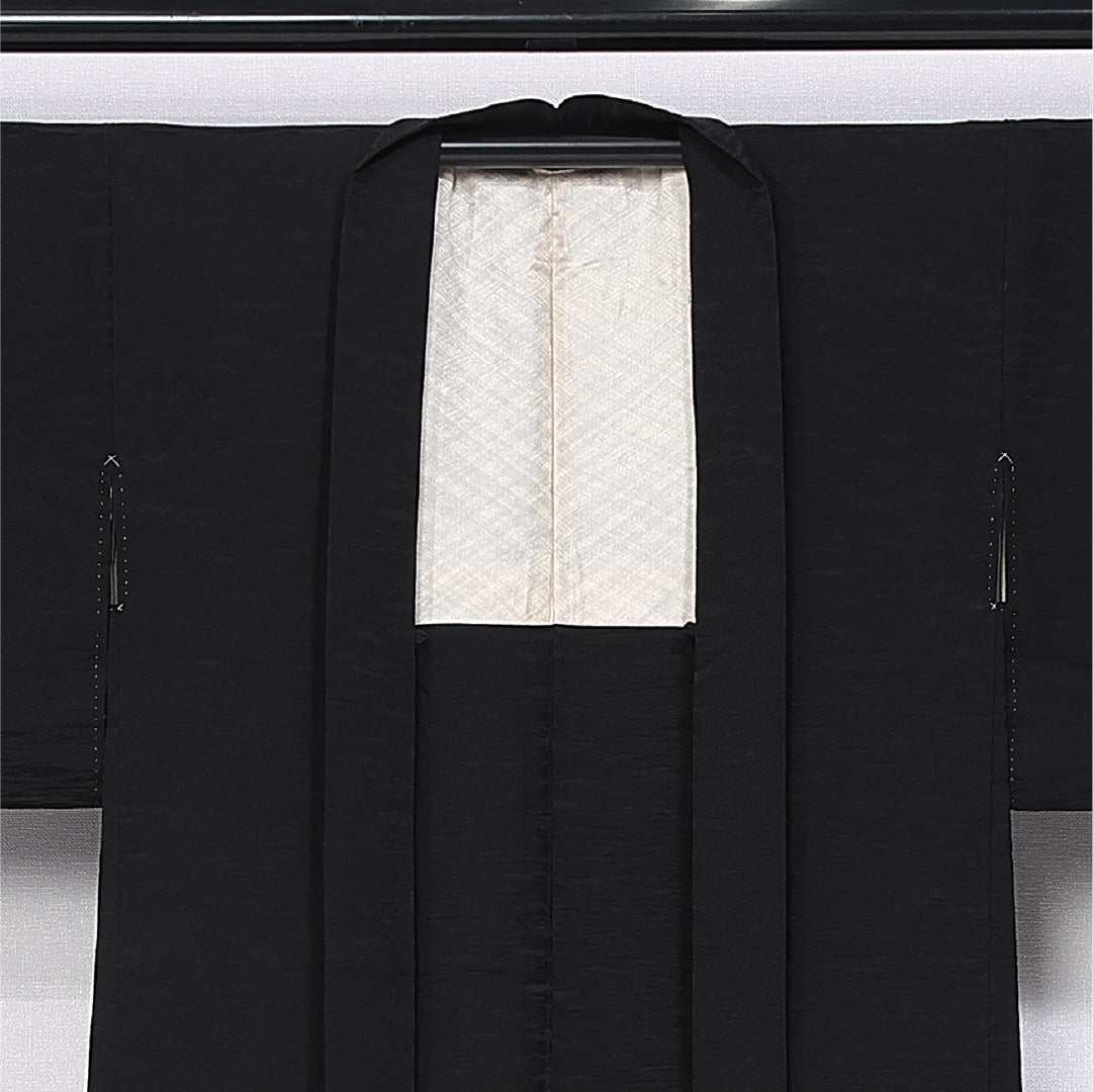 黒羽織 袷 身丈78cm 裄丈62cm 正絹 Sランク 一つ紋 (丸に日の丸扇) 紋意匠 (抽象柄) セミフォーマル Sサイズ 花柄 黒系 RP 1233-11153