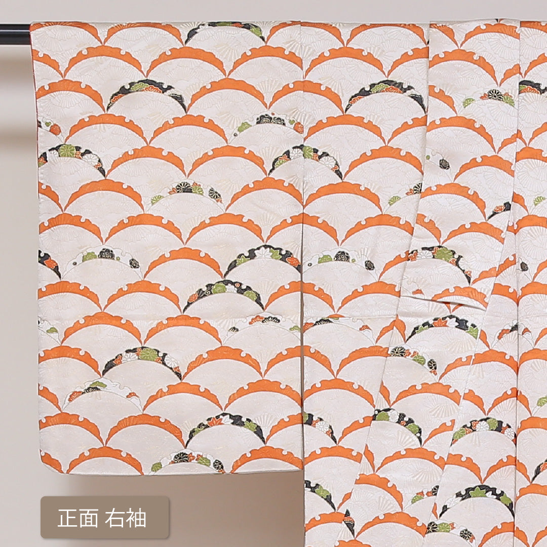 小紋 袷 身丈152cm 裄63cm クリーム系 金糸 青海波に笠松 紅葉 菊 正絹 Aランク 1215-01798-3215