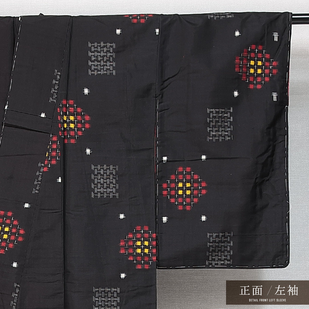 アンティーク 紬(銘仙) 袷 身丈148cm 裄丈60cm 正絹 Aランク XSサイズ 広衿 網代 黒系 1216-14802