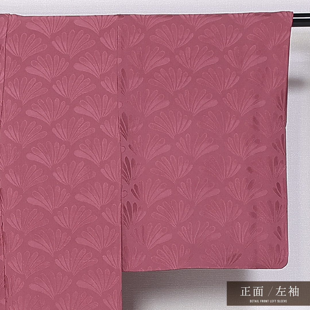 色無地 袷 身丈162cm 裄丈62cm 正絹 Aランク 一つ紋 (武田菱) 紋意匠 (菊) セミフォーマル 広衿 Lサイズ 織り出し 無地 ピンク系 RP 1219-11193