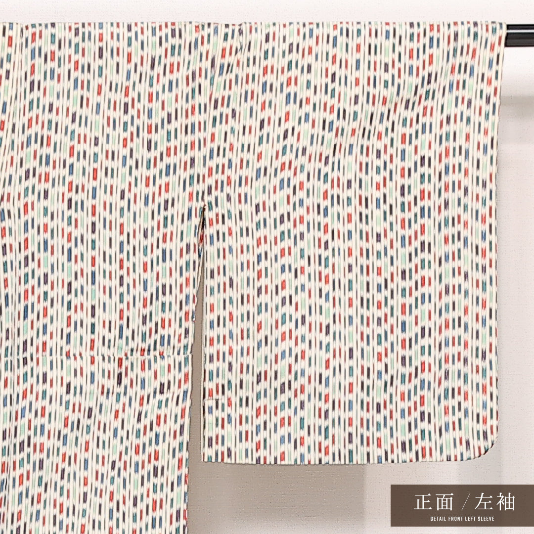 お召 単衣 身丈150cm 裄丈61cm 正絹 Sランク インフォーマル バチ衿 Sサイズ 居敷当て 創作柄 白系 RP 1222-13385