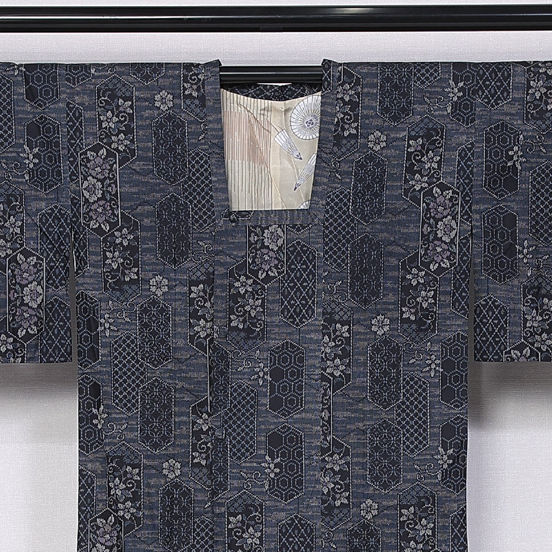 道行コート 身丈86cm 裄丈63.5cm S 正絹 Sランク 袷 紬 ポケットあり 亀甲 1263-10738