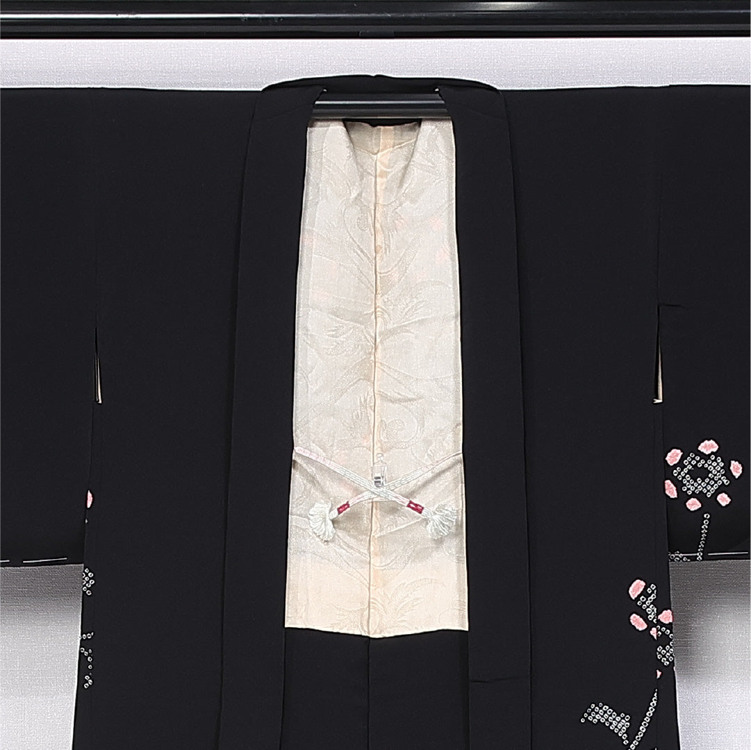 黒羽織 袷 身丈79cm 裄丈63cm 正絹 Sランク インフォーマル Sサイズ 絵羽羽織 紐あり 花柄 鹿の子柄 黒系 RP 1233-11155