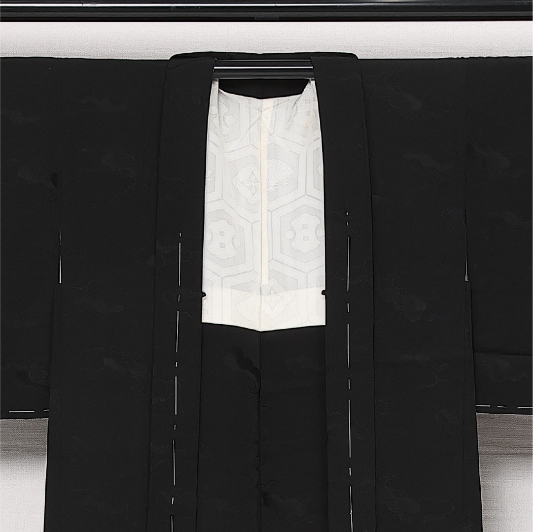 黒羽織 袷 身丈80cm 裄丈63cm 正絹 Aランク 一つ紋 (五三桐) 紋意匠 (雲取) セミフォーマル Sサイズ 黒系 RP 1233-13704