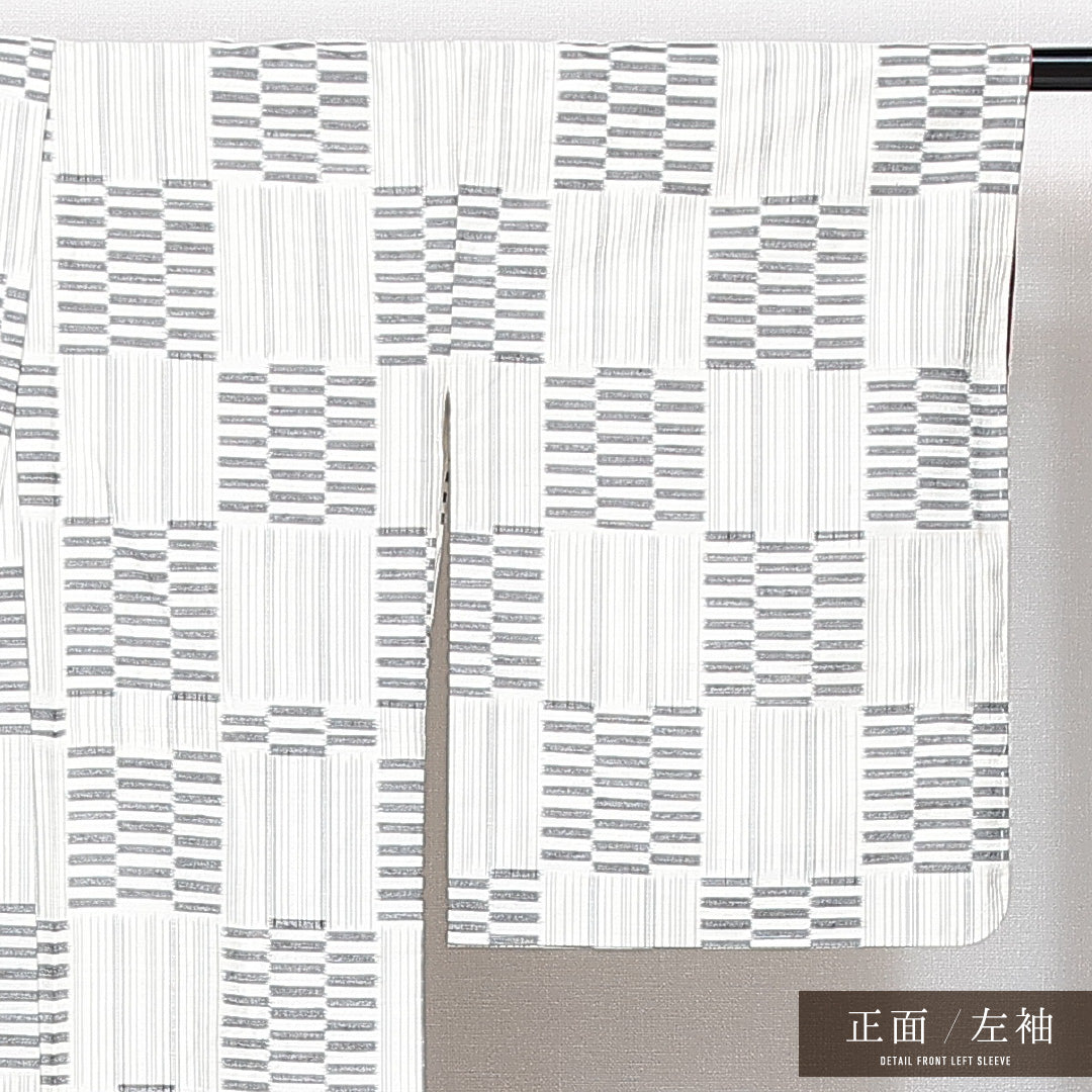 未使用品 紬 袷 身丈158cm 裄丈62cm 正絹 Nランク カジュアル 広衿 Mサイズ しつけ糸 市松 幾何学柄 白系 RP 1223-14887