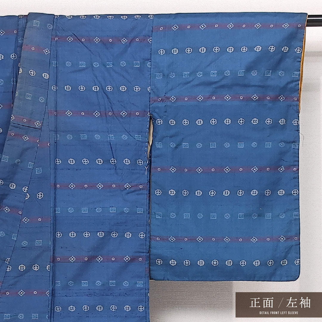 アンティーク 銘仙の着物 袷 身丈149cm 裄丈62cm 正絹 Cランク バチ衿 XSサイズ 幾何学柄 青系 RP 1223-13367