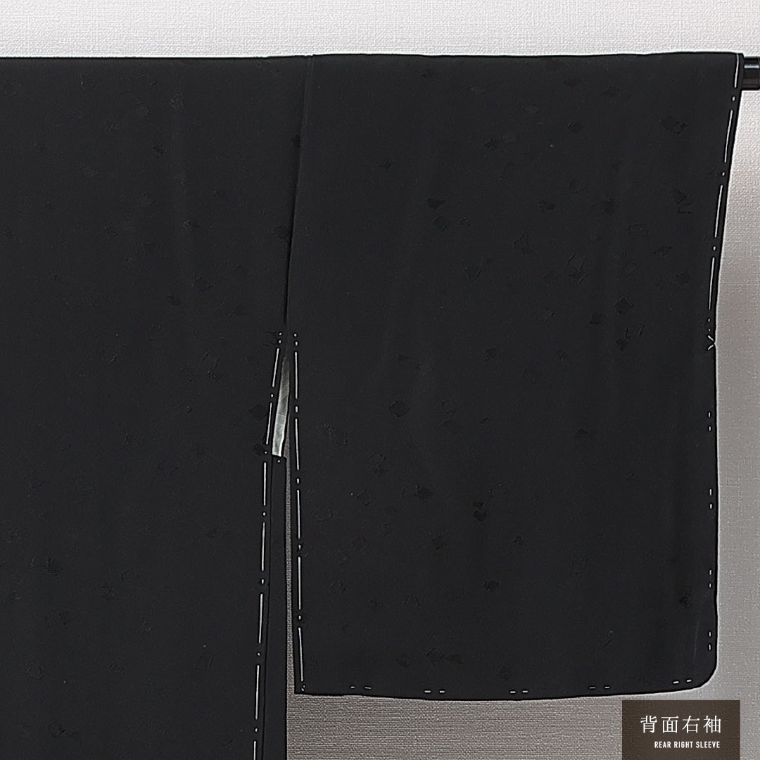 未使用品 黒羽織 袷 身丈80cm 裄丈64cm 正絹 Nランク 一つ紋 (蔦) 紋意匠 (銀杏) セミフォーマル Mサイズ 紐あり 証紙 しつけ糸 黒系 RP 1233-14676