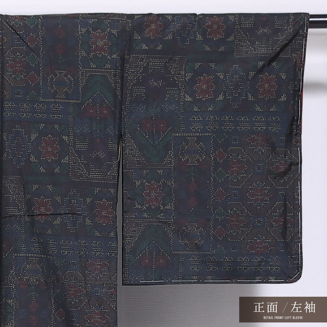 大島紬 袷 身丈153cm 裄丈64cm 正絹 Aランク インフォーマル 広衿 Sサイズ 蜀江 黒系 M4 1223-11618