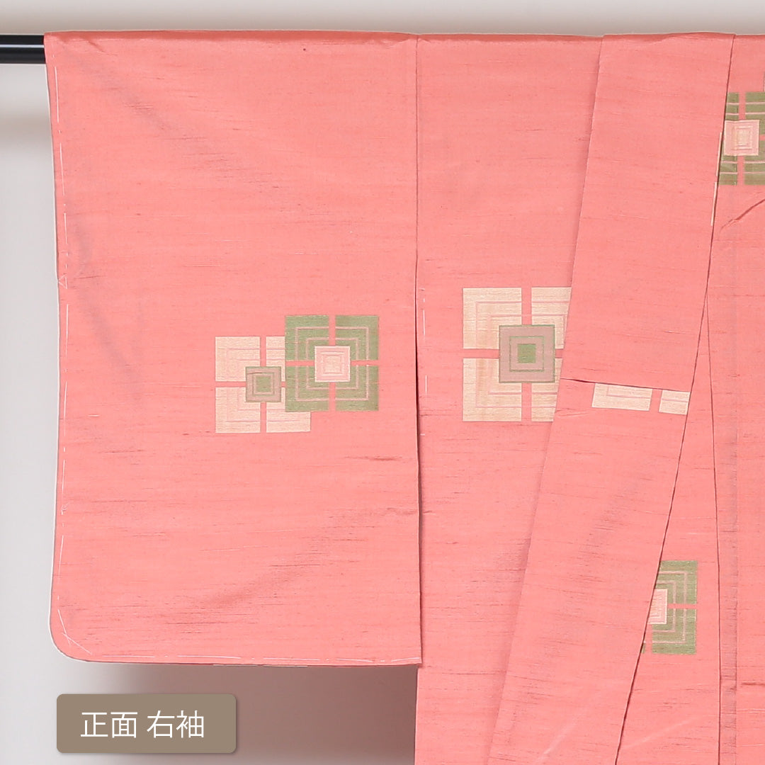 紬(飯田紬) 袷 身丈162cm 裄丈63cm 正絹 Aランク Lサイズ 広衿 インフォーマル しつけ糸 ピンク系 1216-03055