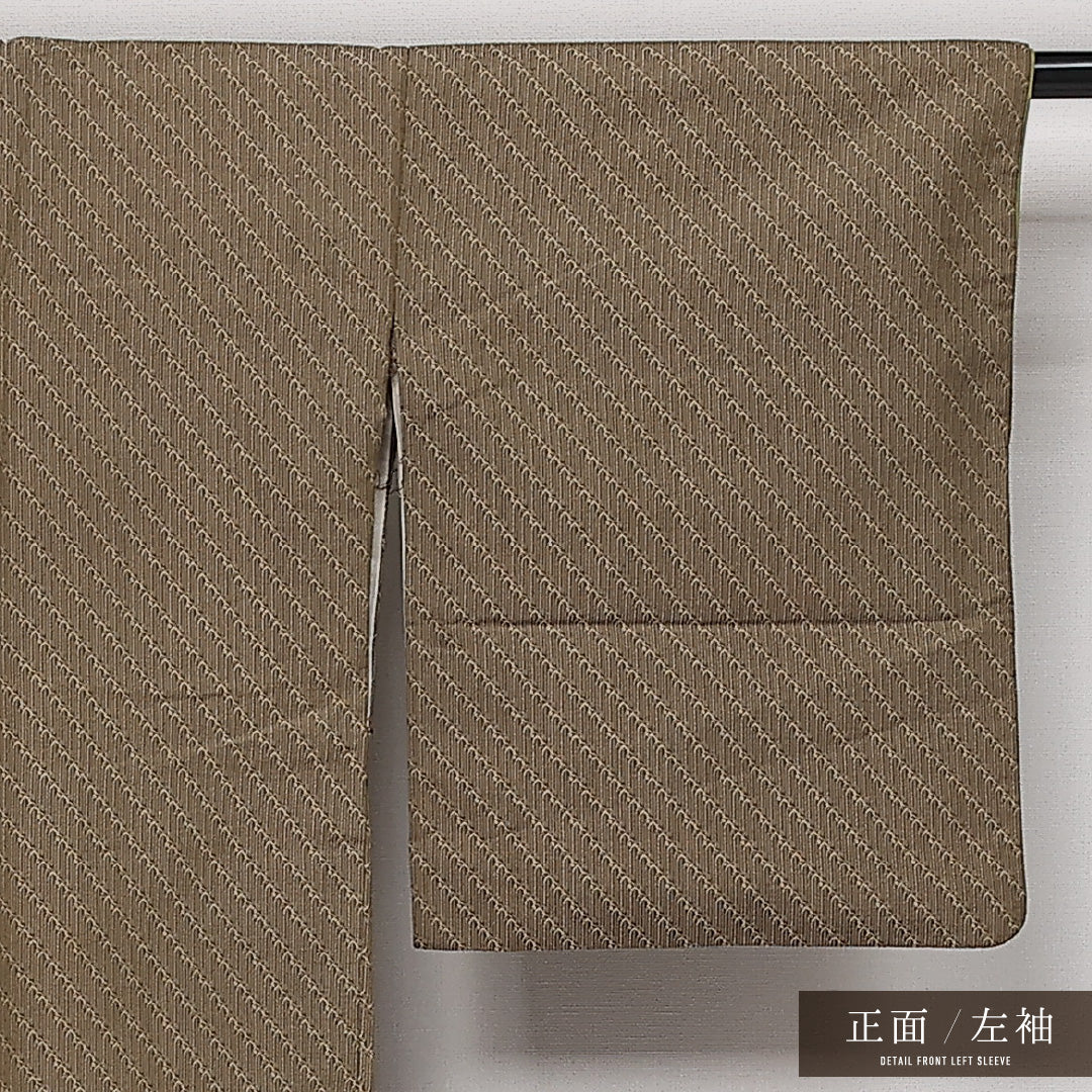 アンティーク お召 袷 身丈140cm 裄丈63cm 正絹 Bランク 広衿 XSサイズ 幾何学柄 茶系 RP 1222-13614