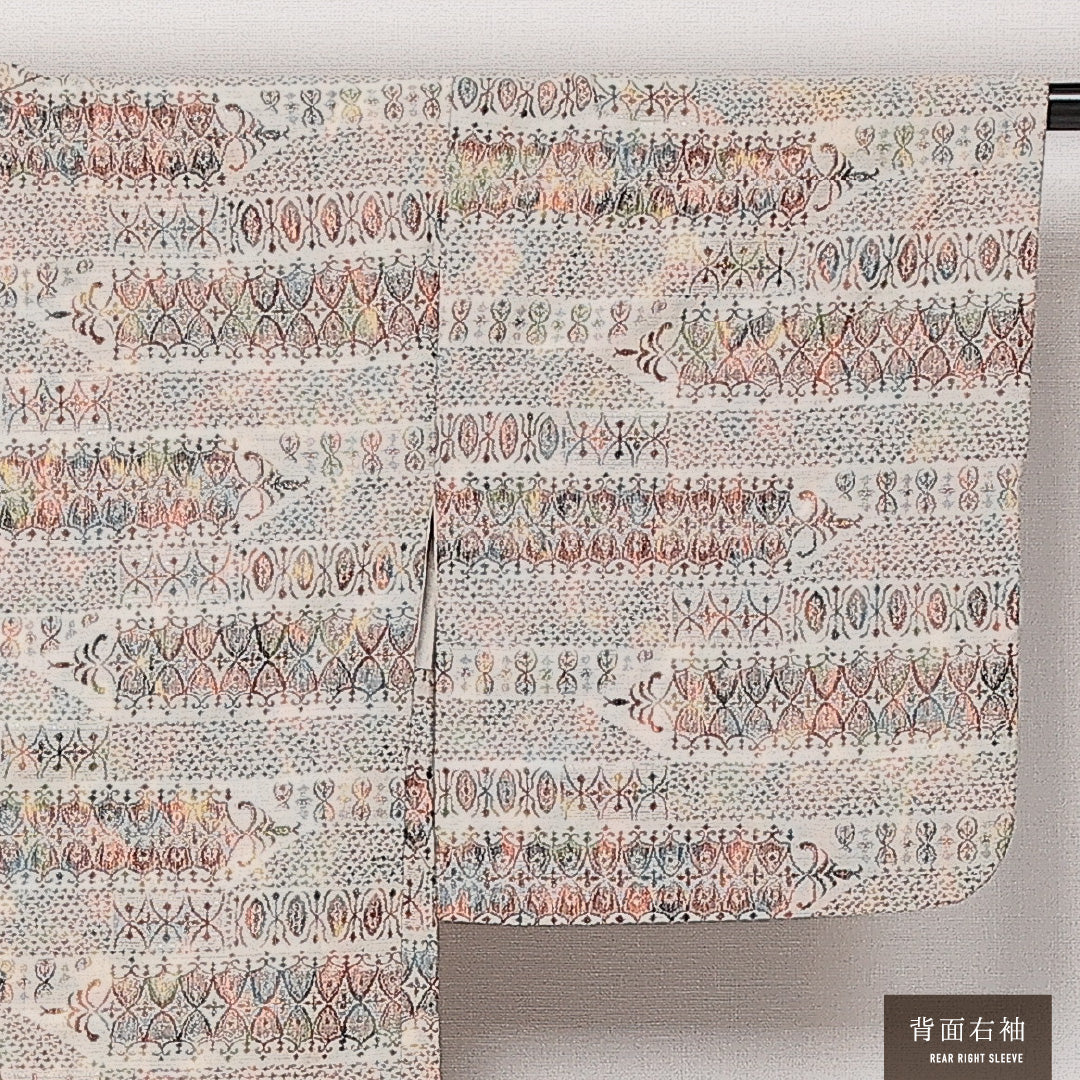 アンティーク 羽織 袷 身丈80cm 裄丈63cm 正絹 Aランク Sサイズ 漆糸 創作柄 クリーム系 RP 1232-13866