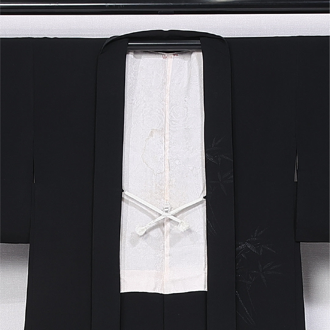 黒羽織 袷 身丈79cm 裄丈62cm 正絹 Aランク インフォーマル Sサイズ 絵羽羽織 漆糸 紐あり 笹 黒系 RP 1233-11150