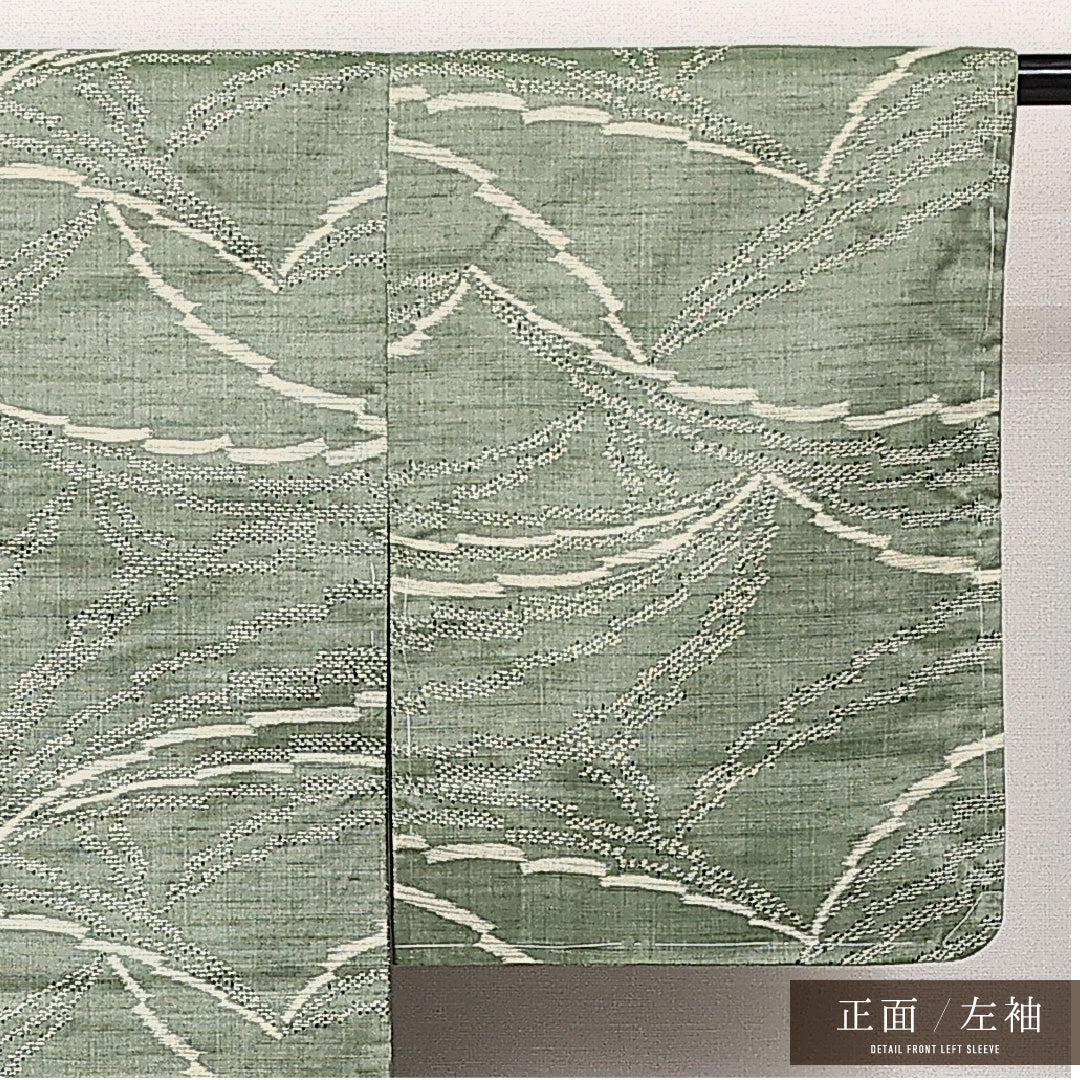未使用品 飯田紬 袷 身丈154cm 裄丈62cm 正絹 Sランク インフォーマル 広衿 Sサイズ しつけ糸 創作柄 緑系 M4 1223-14064
