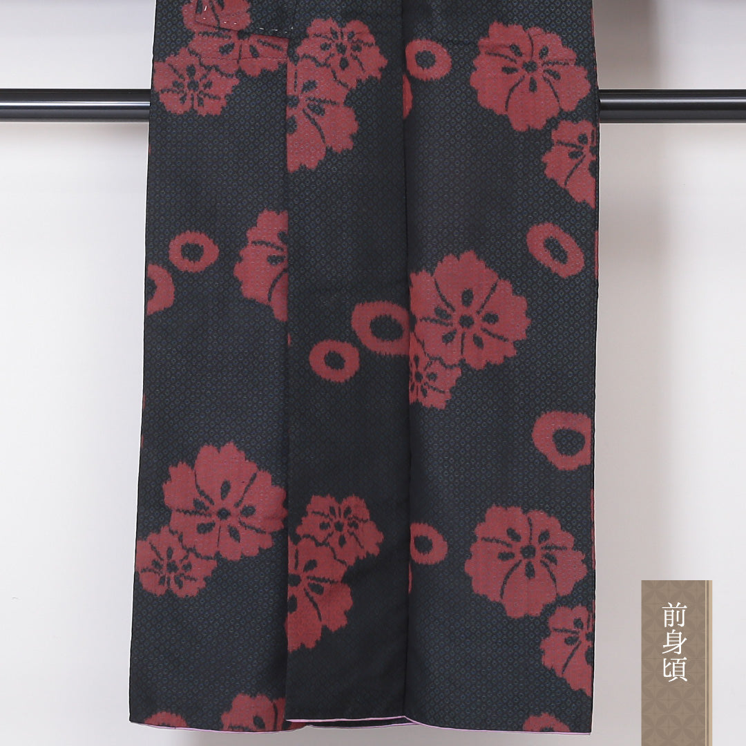 アンティーク 紬 袷 身丈148cm 裄丈63cm 正絹 Aランク XSサイズ 広衿 紋意匠 鹿の子 撫子 黒系 1216-03426