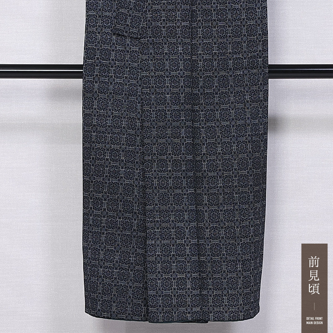 小紋 袷 身丈141cm 裄丈60cm 正絹 Sランク インフォーマル バチ衿 XSサイズ 菊菱 アラベスク文様 黒系 RP 1221-11374
