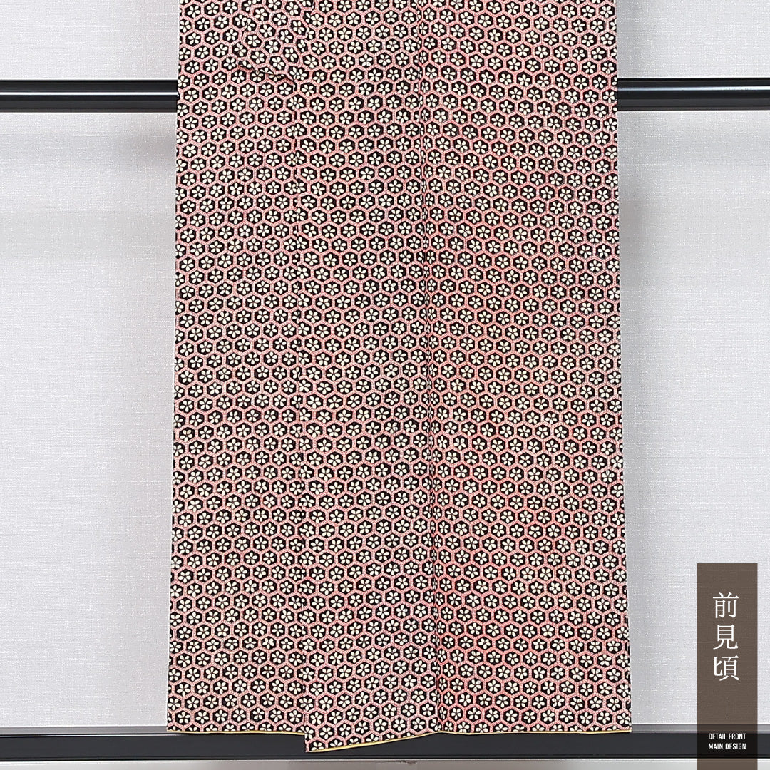 アンティーク 小紋 袷 身丈150cm 裄丈64cm 正絹 Aランク バチ衿 Sサイズ 亀甲 桜 ピンク系 M4 1221-12050