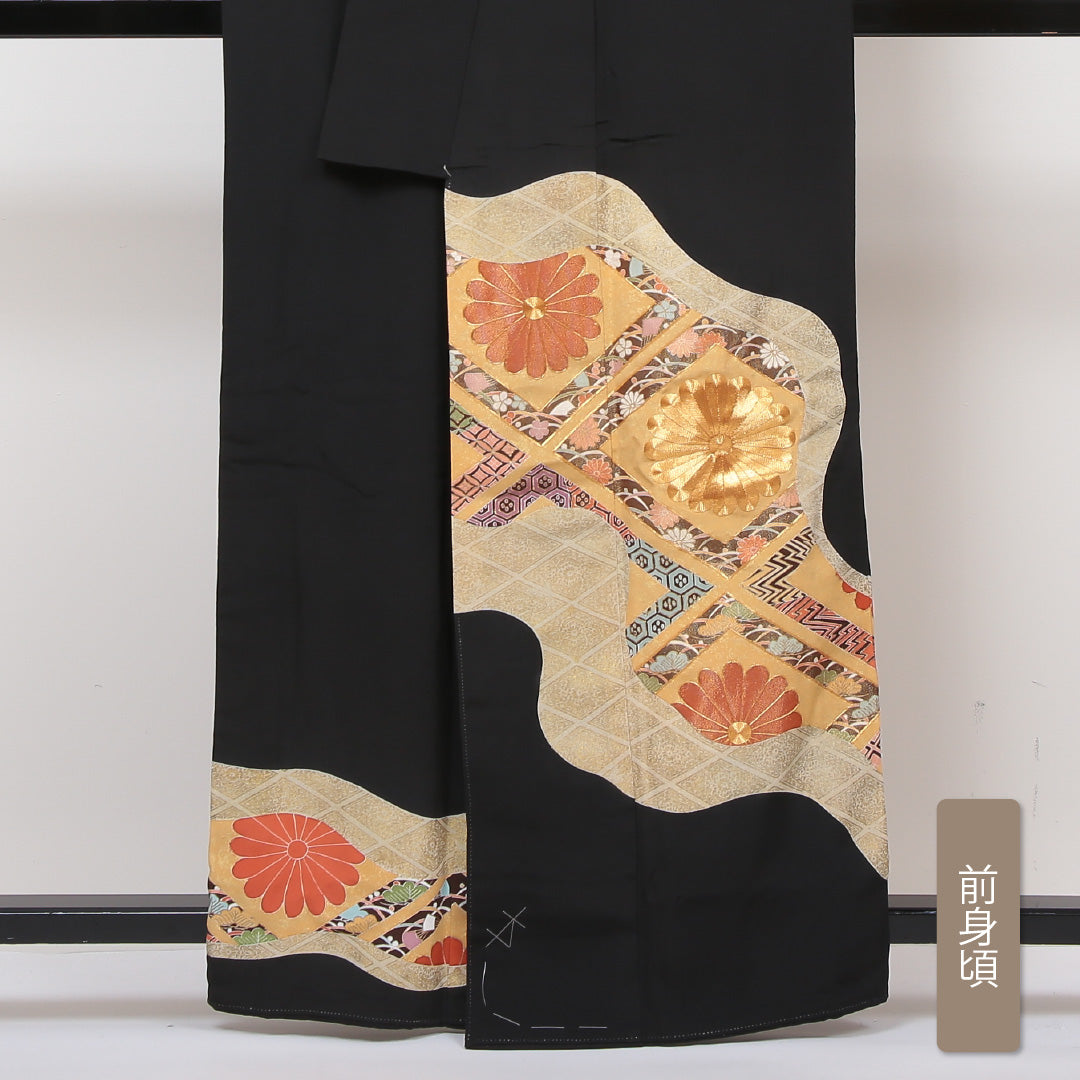 新古品 黒留袖 五つ紋 揚羽蝶 身丈163cm 裄丈64.5cm Nランク 正絹 袷 広衿 L しつけ糸 金駒刺繍 金箔 菊 吉祥文様 菱 フォーマル 黒系 1211-F0168