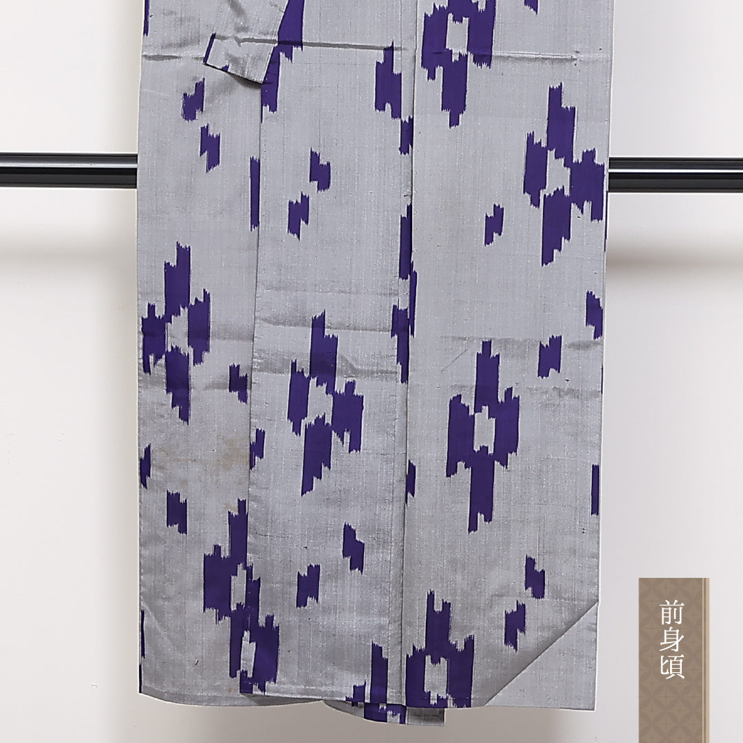 アンティーク 銘仙の着物 単衣 身丈135cm 裄丈62cm 正絹 Cランク バチ衿 XSサイズ 居敷当て 肩当て 井絣 グレー系 RP 1223-03827