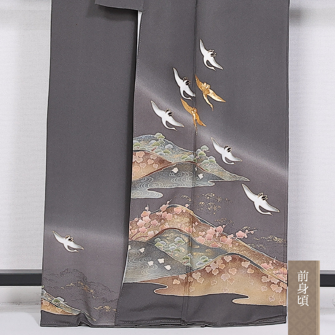 色留袖 三つ紋 丸に三つ柏 身丈162cm 裄丈65cm Sランク 正絹 袷 比翼 広衿 L 金駒刺繍 鶴 梅 松 セミフォーマル グレー系 1211-F0305