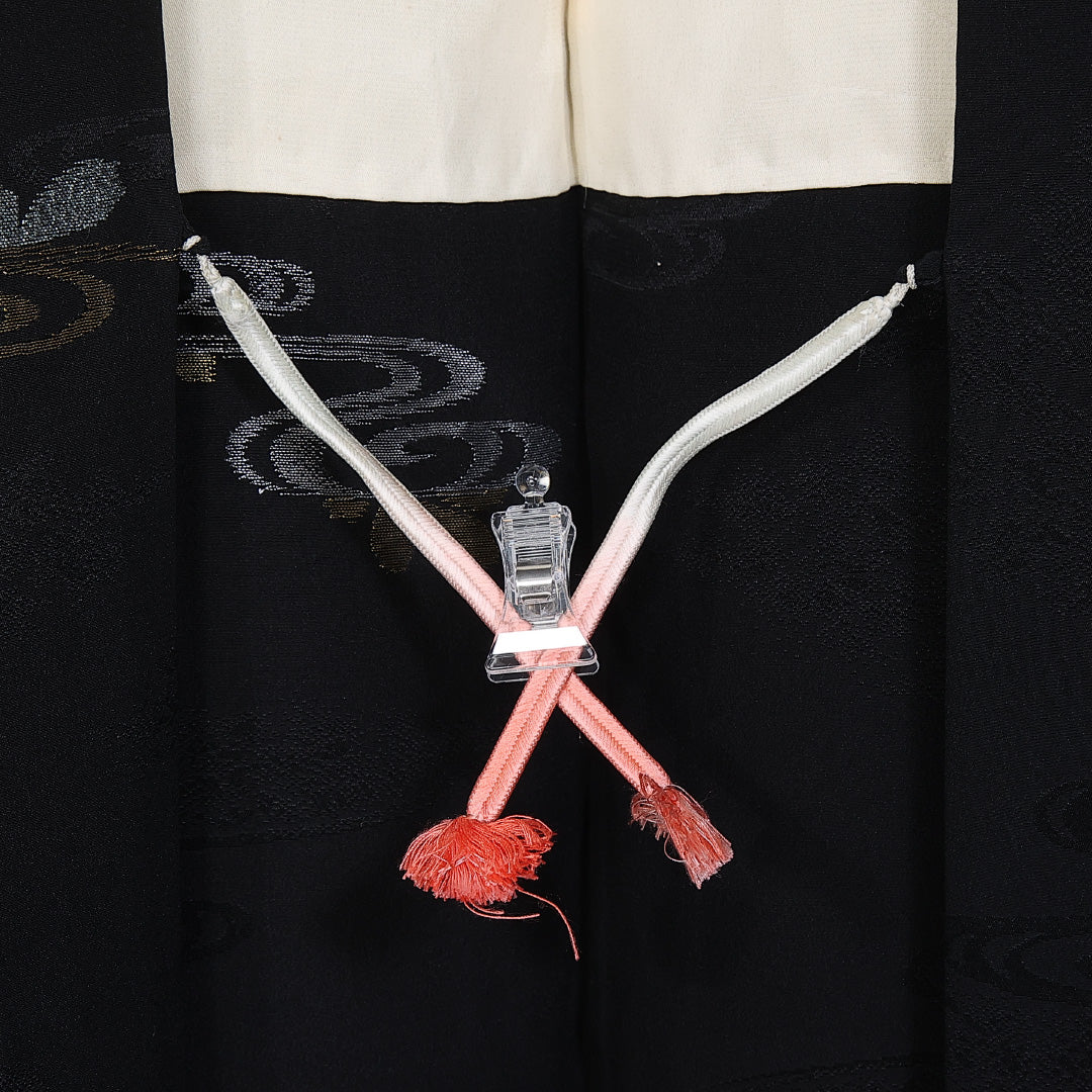 黒羽織 袷 身丈76cm 裄丈62cm 正絹 Sランク 一つ紋 (丸に橘) セミフォーマル Sサイズ 織り出し 漆糸 紐あり 観世水 黒系 M4 1233-11071