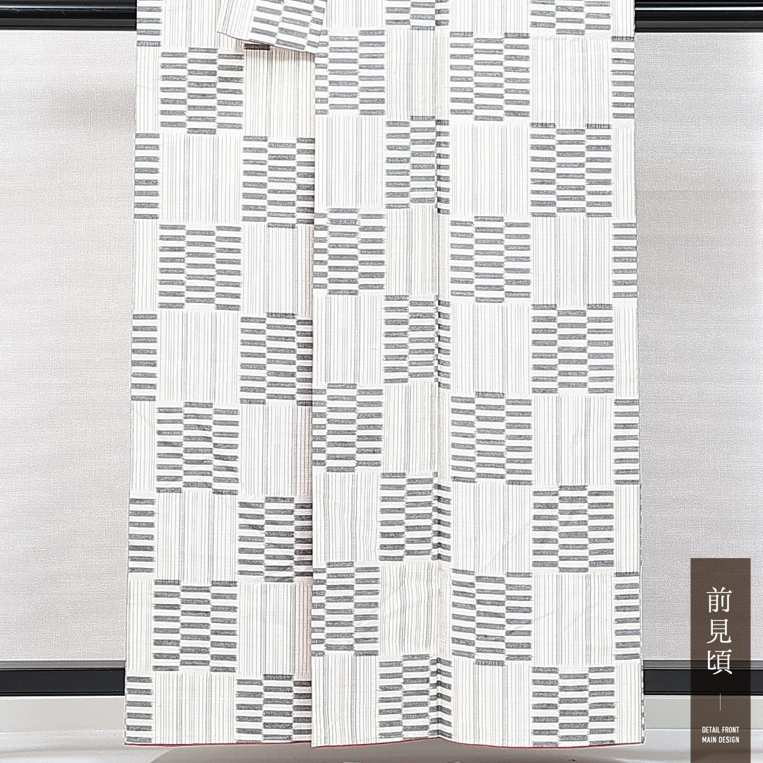 未使用品 紬 袷 身丈158cm 裄丈62cm 正絹 Nランク カジュアル 広衿 Mサイズ しつけ糸 市松 幾何学柄 白系 RP 1223-14887