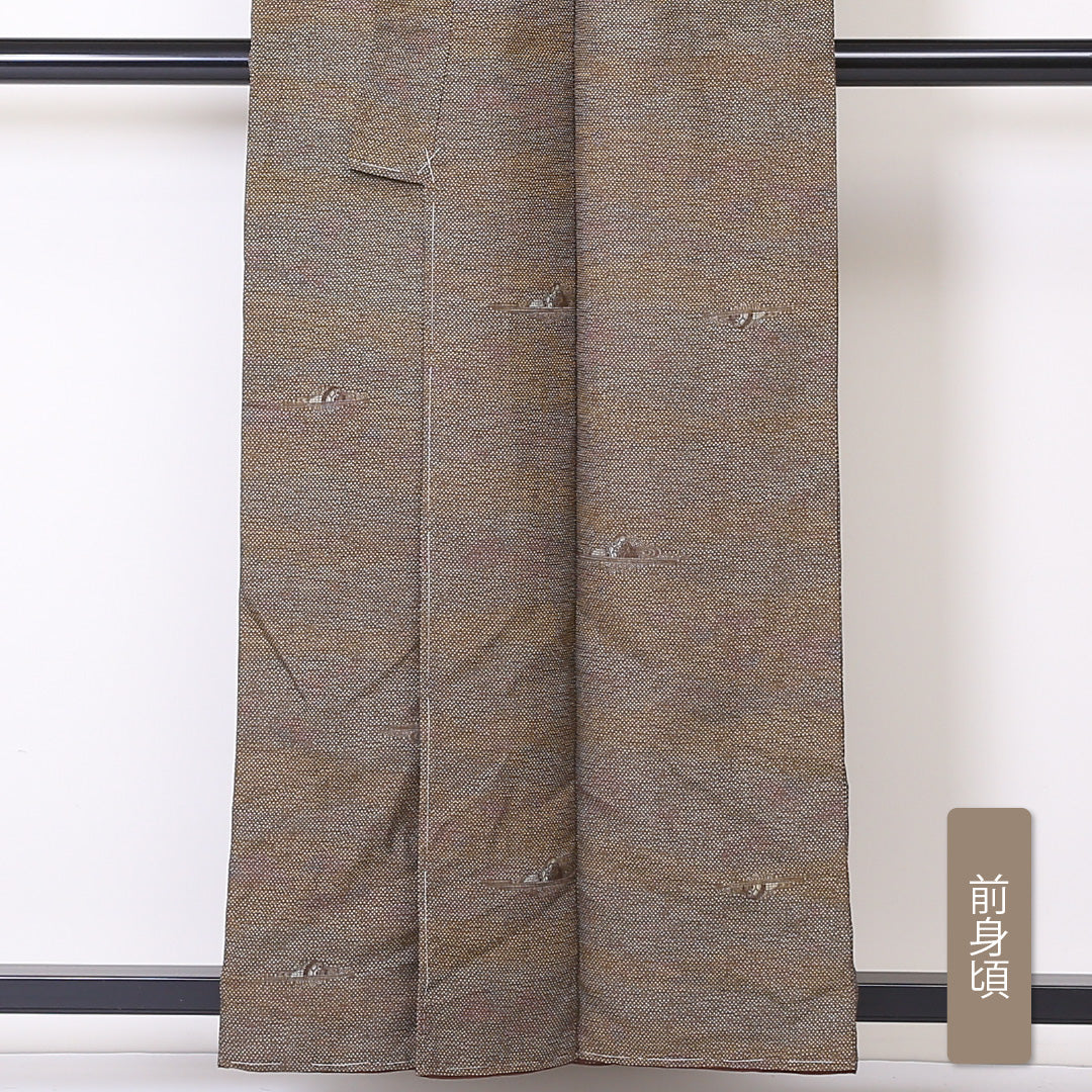 未使用品 真綿紬 袷 身丈157cm 裄丈61cm 正絹 Sランク カジュアル バチ衿 Mサイズ ぼかし染 しつけ糸 石庭 茶系 PO 1223-03286
