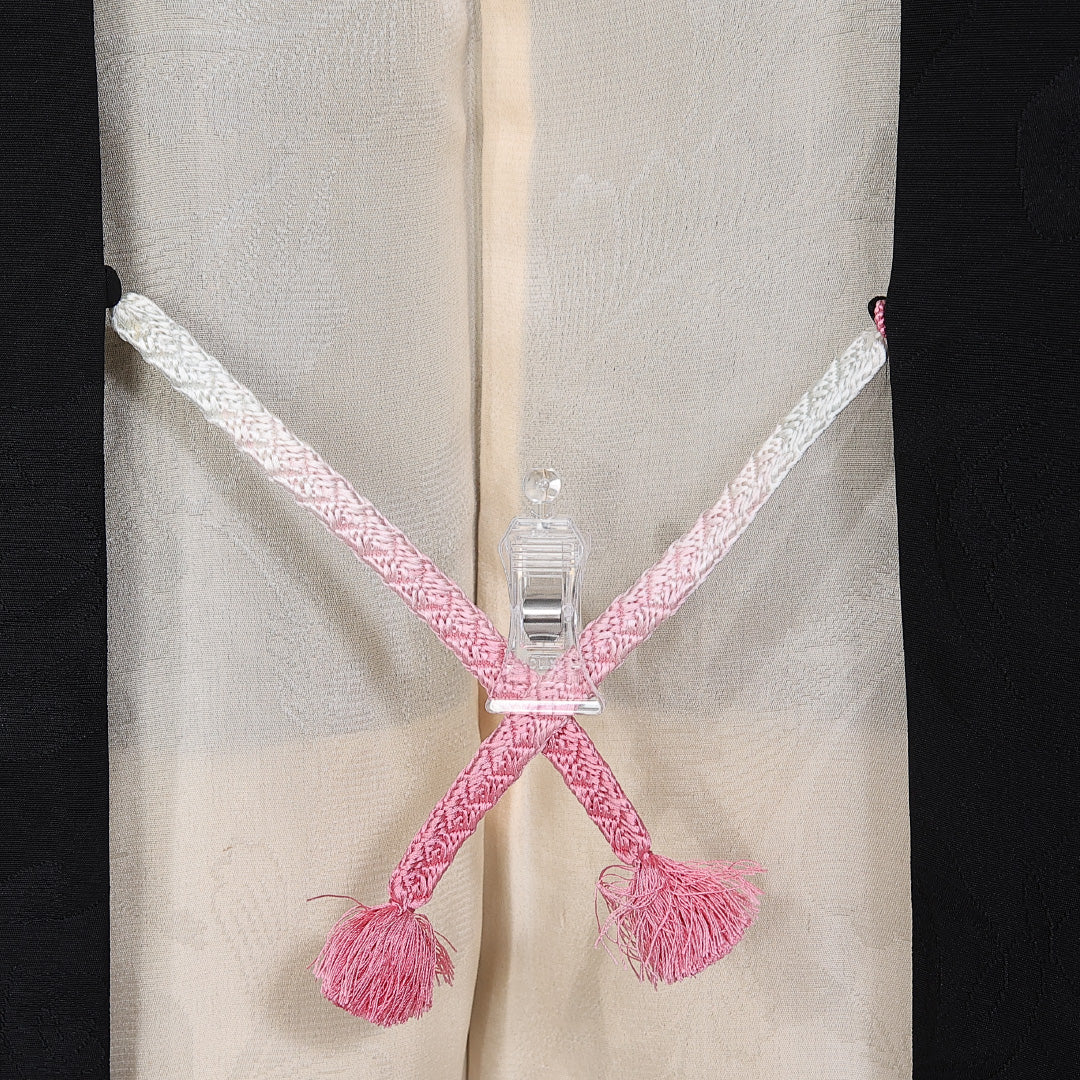 黒羽織 袷 身丈75cm 裄丈62cm 正絹 Sランク 一つ紋 (丸に三つ竜胆橘) 紋意匠 (薔薇) セミフォーマル Sサイズ 織り出し 紐あり 黒系 RP 1233-11078