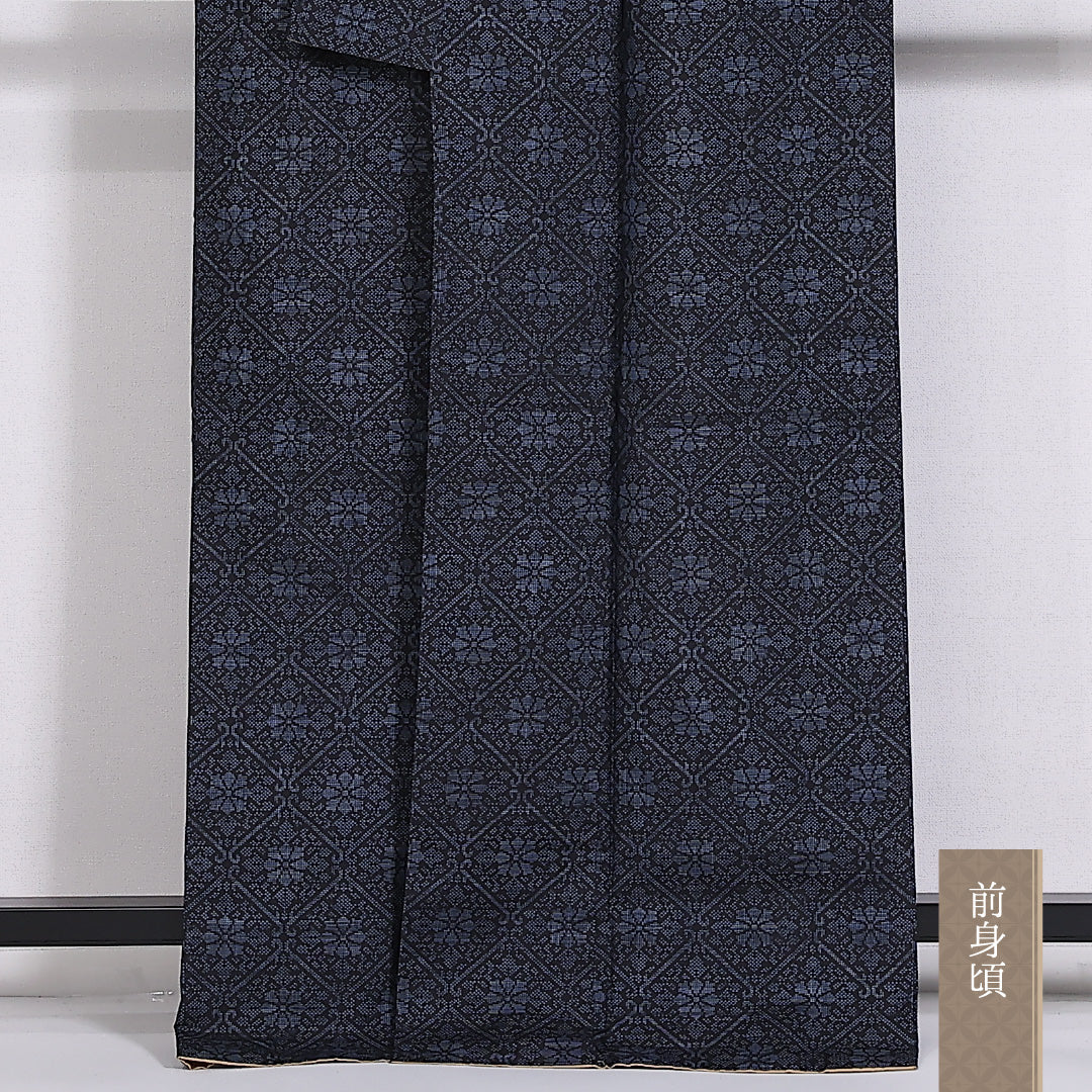 大島紬 袷 身丈165cm 裄63cm 正絹 花菱 紺系 Aランク 1216-01421