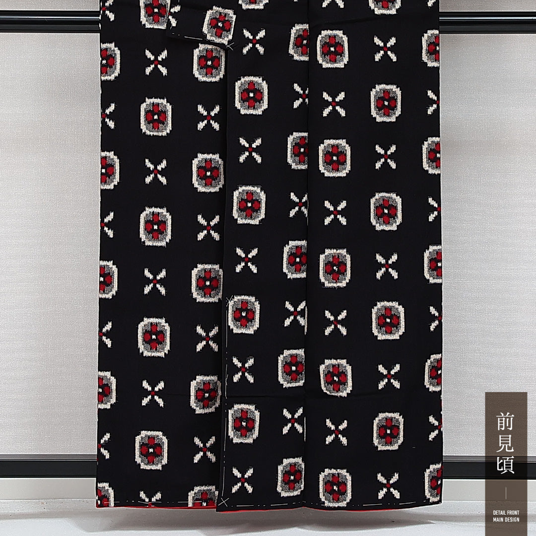 アンティーク お召 袷 身丈156cm 裄丈63cm Aランク 正絹 広衿 Mサイズ 花菱亀甲 レトロ ポップ 黒系 1265-14488