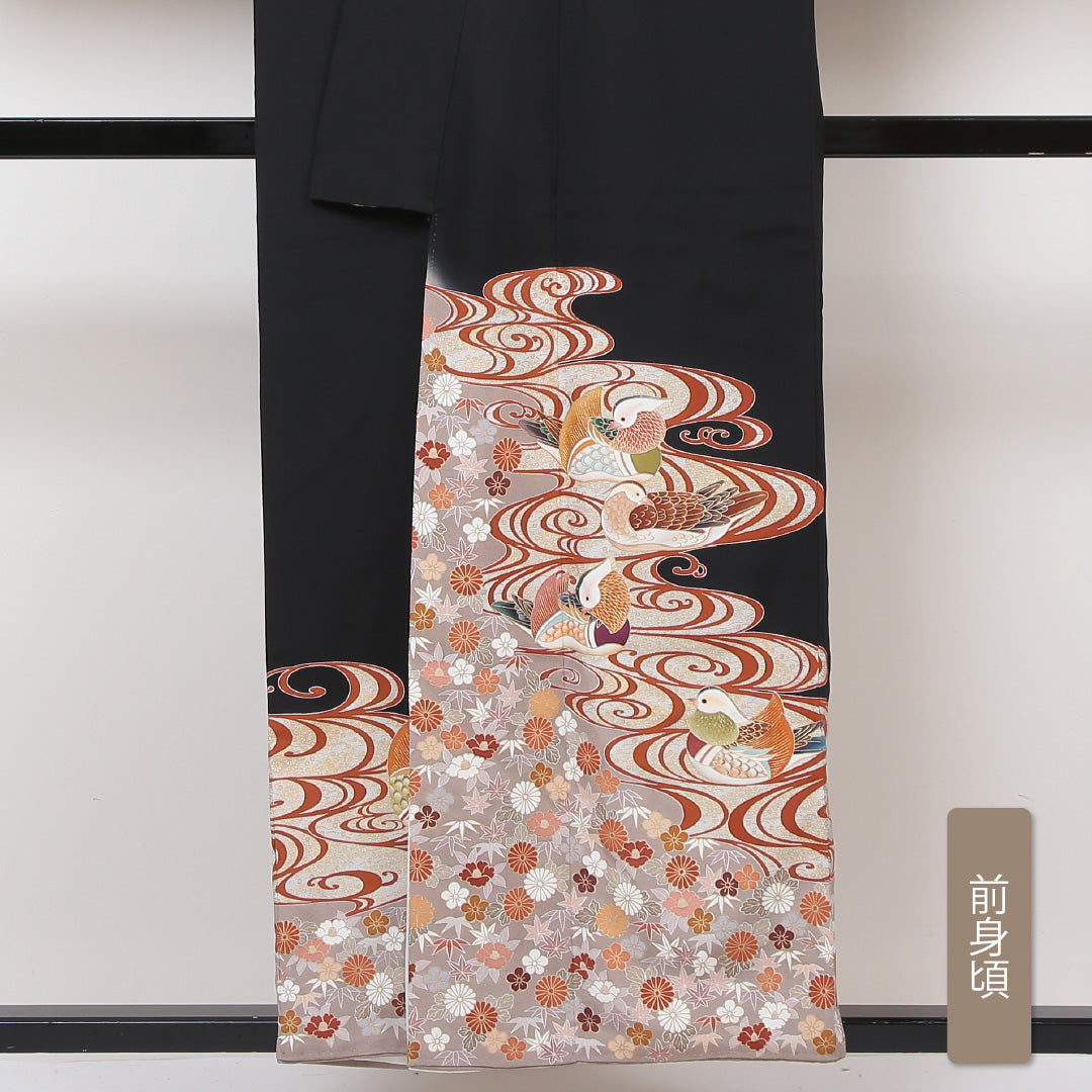 黒留袖 五つ紋 桔梗 身丈156cm 裄丈63cm Sランク 正絹 袷 広衿 M 落款 鴛鴦 流水 フォーマル 黒系 1211-F0161