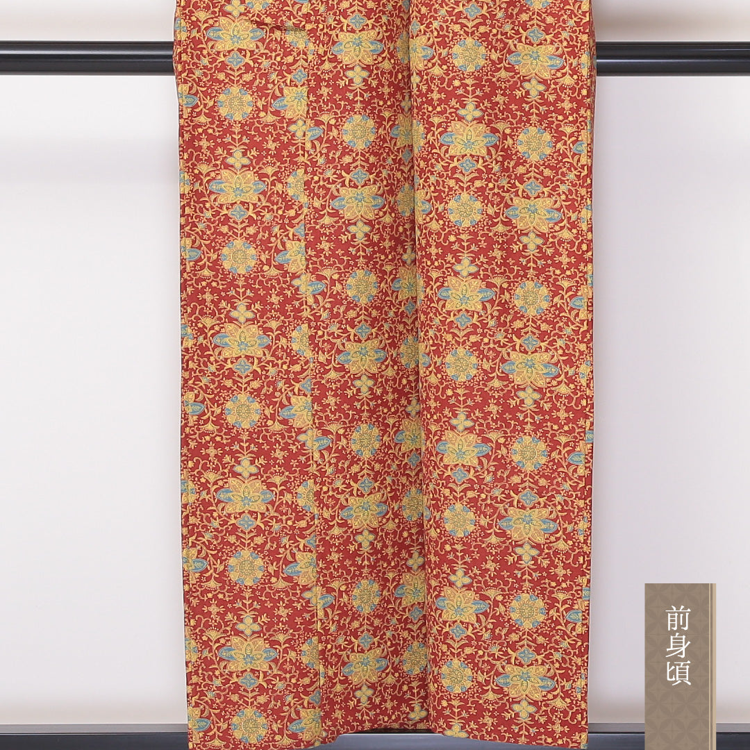 洗える着物 ウールの紬 単衣 身丈152cm 裄丈64cm ウール Sランク カジュアル バチ衿 Sサイズ 肩当て 宝相華 赤系 RP 1223-03452