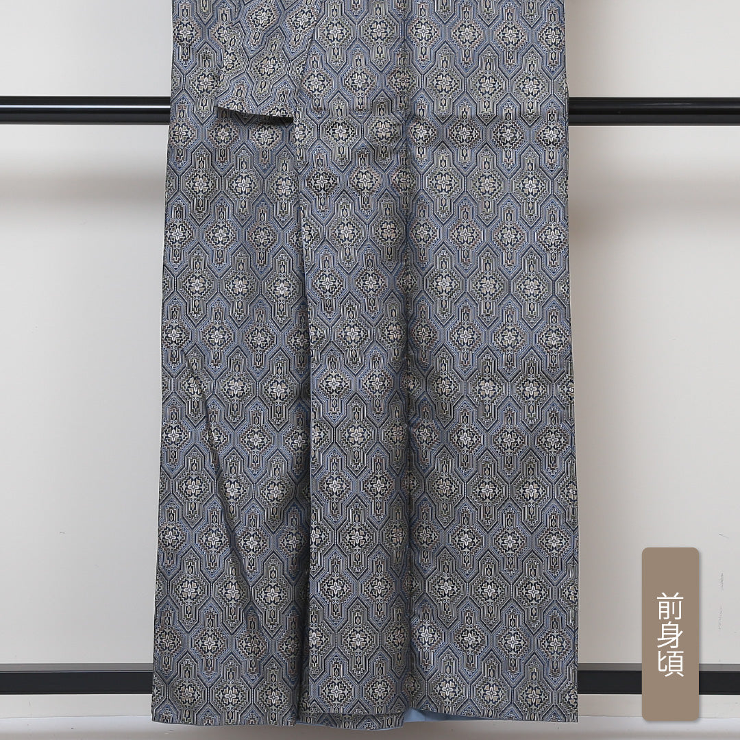 紬 洗える着物 袷 身丈158cm 裄丈60cm ポリエステル Sランク Mサイズ 広衿 カジュアル 花菱 グレー系 1216-01385