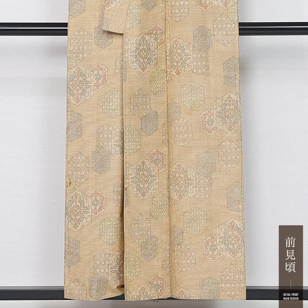 紬 単衣 身丈153cm 裄丈61cm 正絹 Bランク カジュアル バチ衿 Sサイズ 肩当て 亀甲 ベージュ系 HP 1223-12149