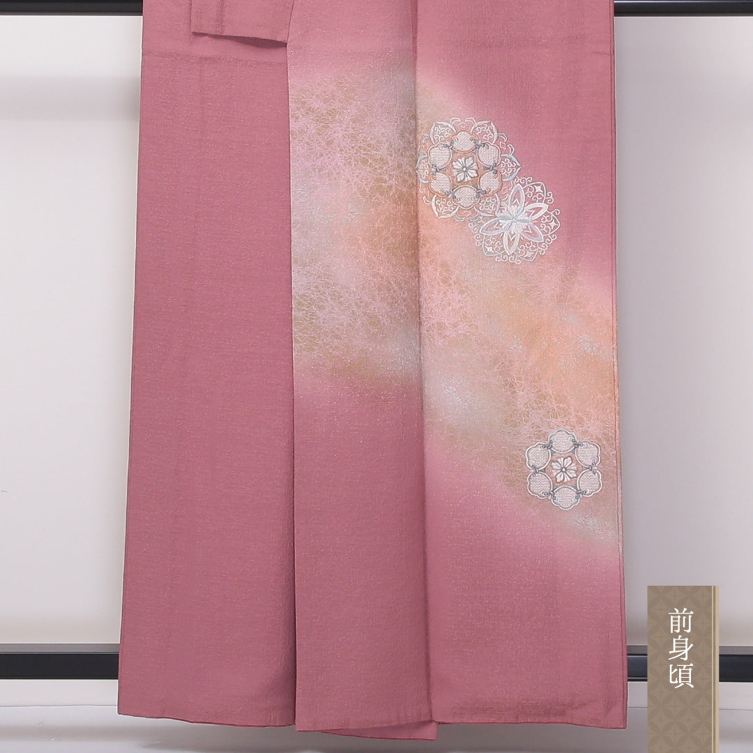 訪問着 袷 身丈155~159cm 裄64.5cm 正絹 蘇州刺繡 ぼかし 宝相華 今様色 汕頭刺繍 ピンク系 Aランク 1212-00626