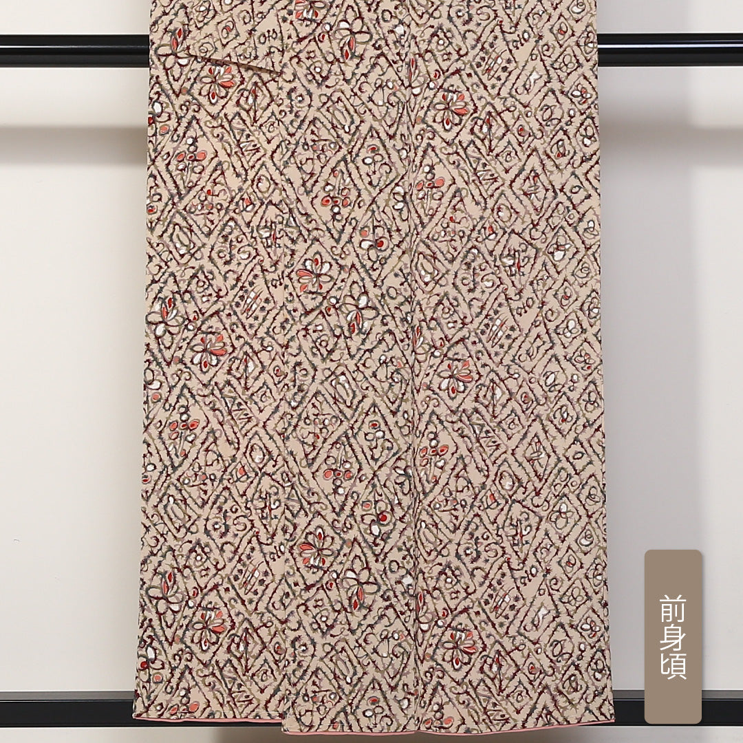 小紋 袷 身丈154cm 裄丈63cm 正絹 Aランク インフォーマル 広衿 Sサイズ 菱 創作柄 ベージュ系 HP 1221-01688
