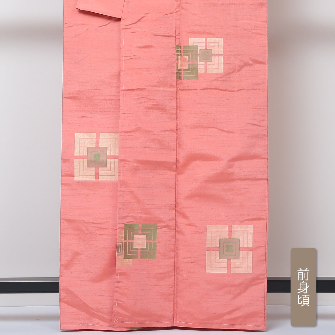 紬(飯田紬) 袷 身丈162cm 裄丈63cm 正絹 Aランク Lサイズ 広衿 インフォーマル しつけ糸 ピンク系 1216-03055