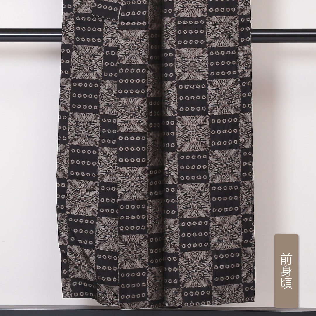 アンティーク 紬 袷 身丈149cm 裄丈63cm 正絹 Aランク バチ衿 XSサイズ 市松 茶系 RP 1223-03258