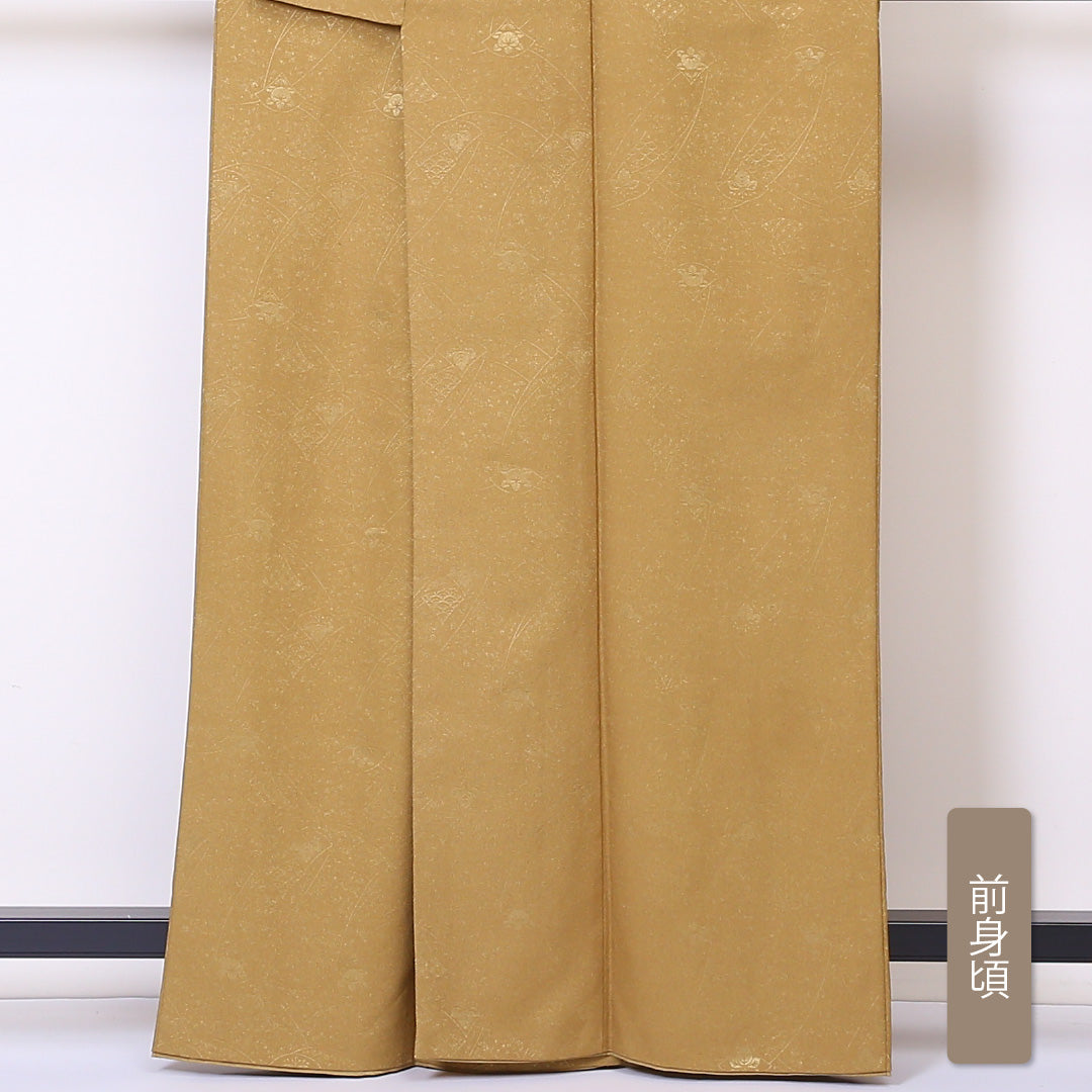 色無地 袷 身丈162cm 裄66.5cm 地紋あり ポリエステル 黄系 Sランク 吉祥文様 1214-00378-2423