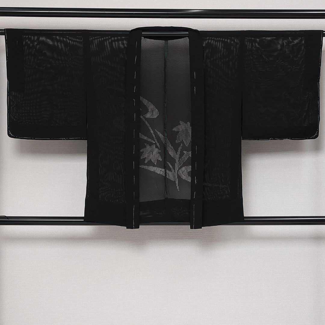 未使用品 黒羽織 絽 身丈80cm 裄丈65cm Sランク 正絹 Mサイズ インフォーマル しつけ糸 もじり織 鉄線 上品 落ち着き 黒系 1217-13849