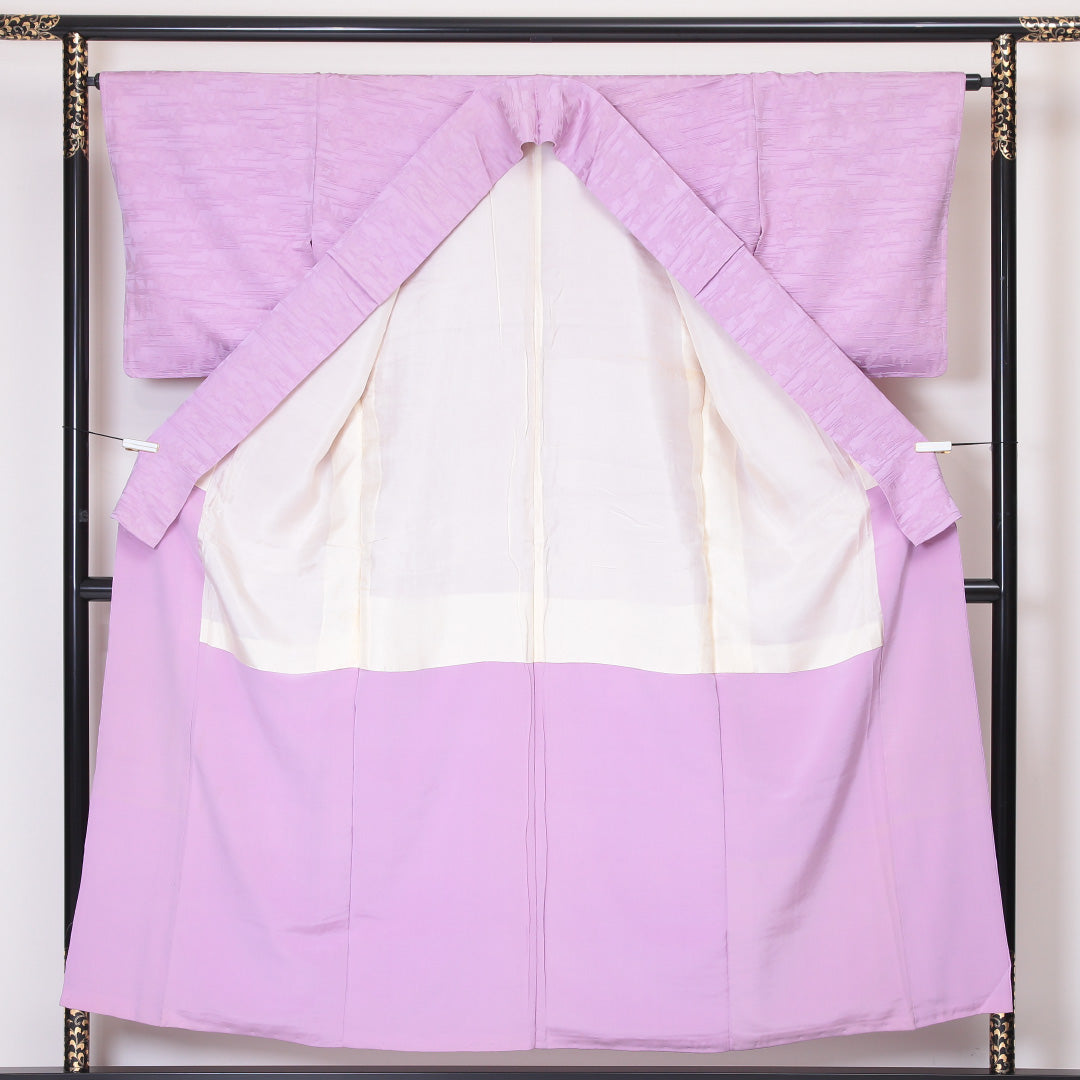 色無地 袷 身丈152cm 裄丈65cm 正絹 Aランク 一つ紋 (五三桐) 紋意匠 (創作柄) セミフォーマル 広衿 Sサイズ ふくれ織 紫系 HP 1219-05236