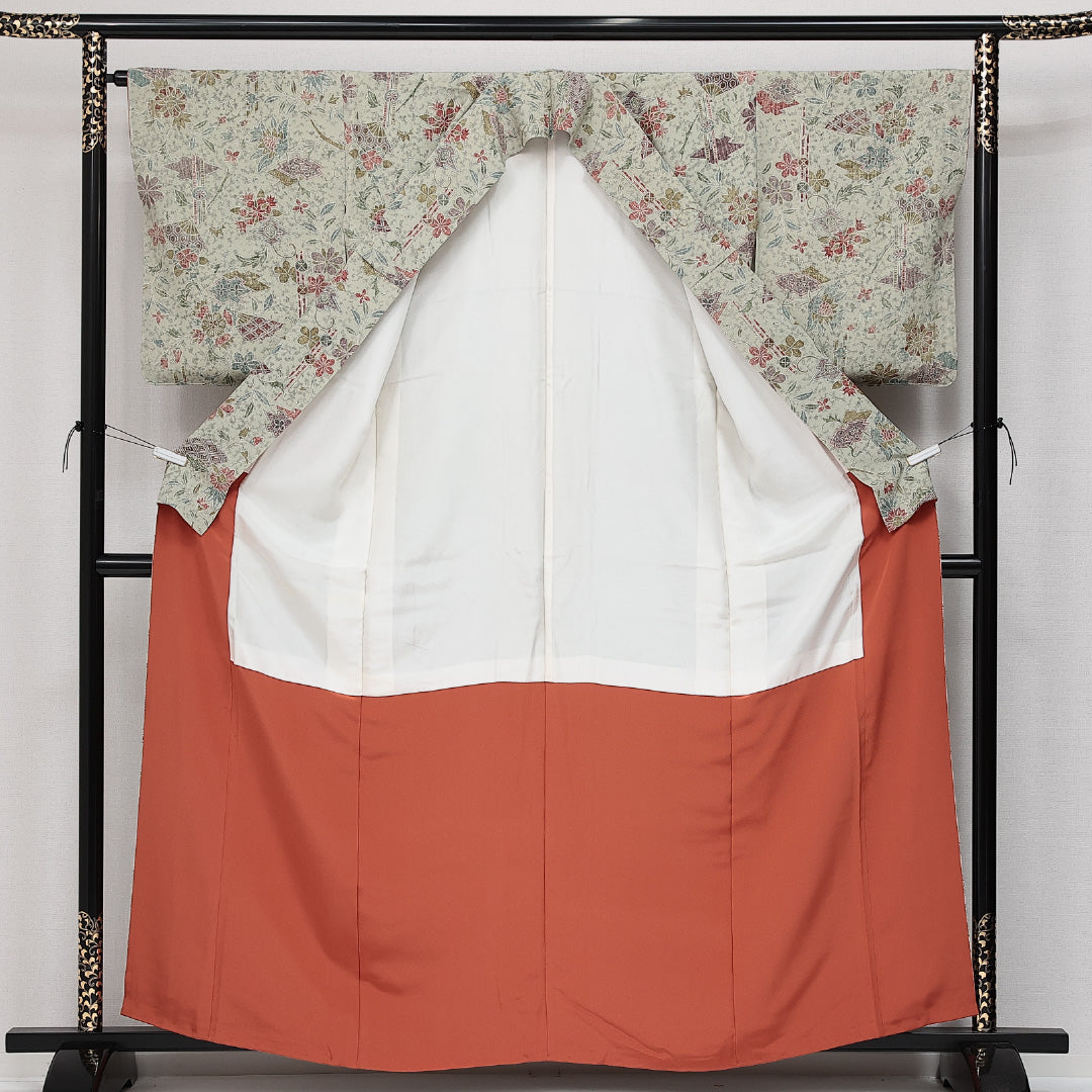 未使用品 小紋 袷 身丈159cm 裄丈64cm 正絹 Sランク インフォーマル 広衿 Mサイズ しつけ糸 吉祥文様 緑系 RP 1221-14301
